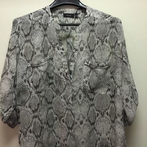 APT9, Women’s blouse XL, sheer, snake skin look